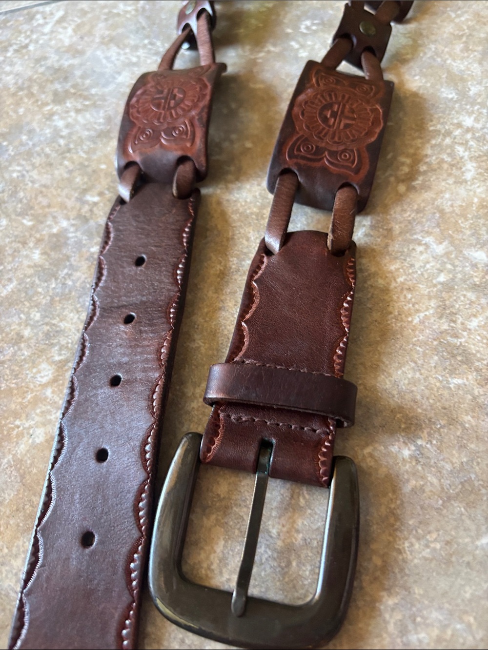 Vintage Fossil Women's Brown Embossed Leather Belt with Antiqued Brass Buckle